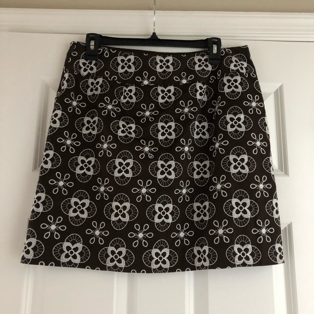 Adorable embroidered patterned loft skirt!